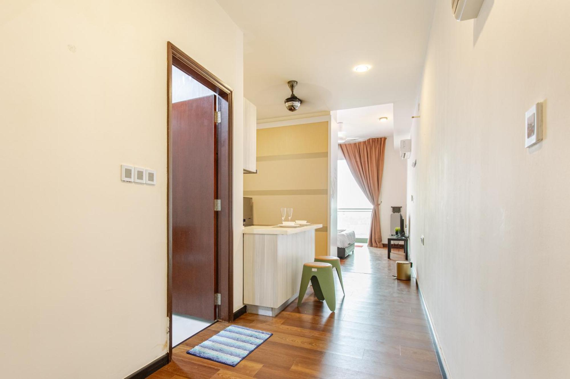 Paragon Suites Studios With Private Jacuzzi Near Ciq Rts Johor Bahru Exterior foto
