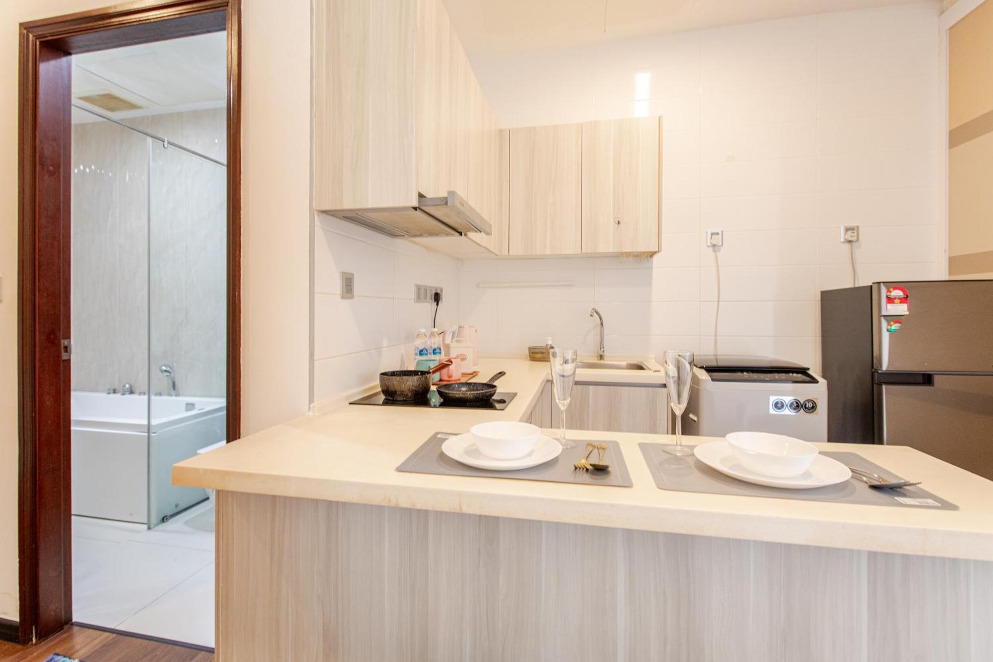 Paragon Suites Studios With Private Jacuzzi Near Ciq Rts Johor Bahru Exterior foto