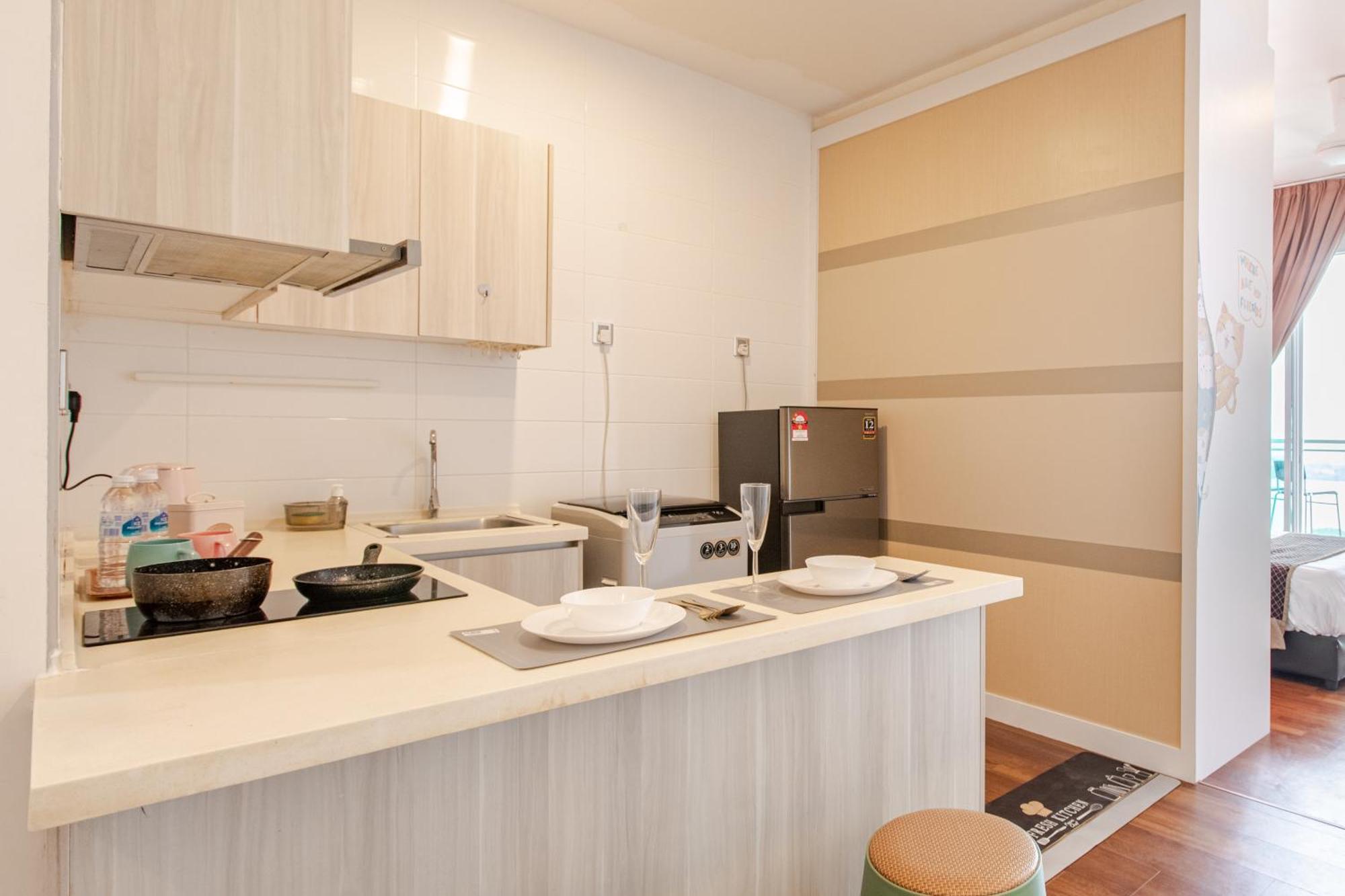 Paragon Suites Studios With Private Jacuzzi Near Ciq Rts Johor Bahru Exterior foto