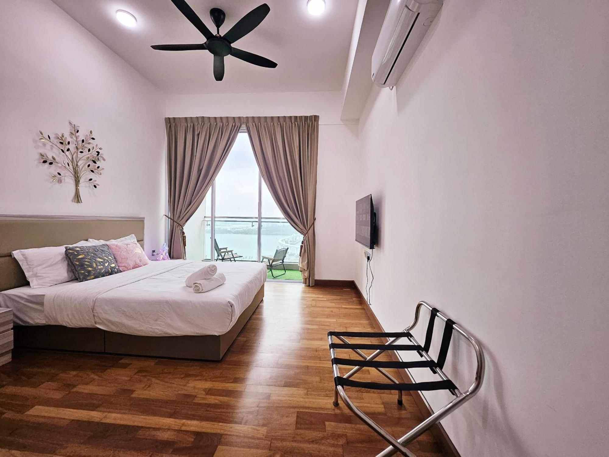 Paragon Suites Studios With Private Jacuzzi Near Ciq Rts Johor Bahru Exterior foto