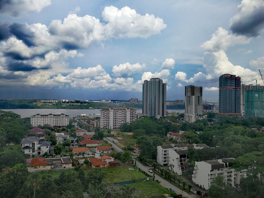 Paragon Suites Studios With Private Jacuzzi Near Ciq Rts Johor Bahru Exterior foto