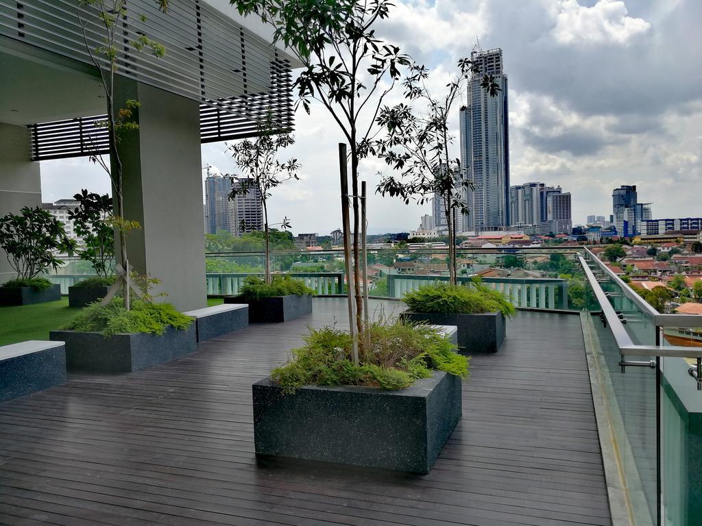 Paragon Suites Studios With Private Jacuzzi Near Ciq Rts Johor Bahru Exterior foto